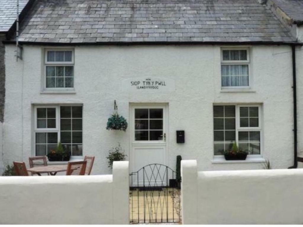 Vila The Old Shop Llandyfrydog Exteriér fotografie